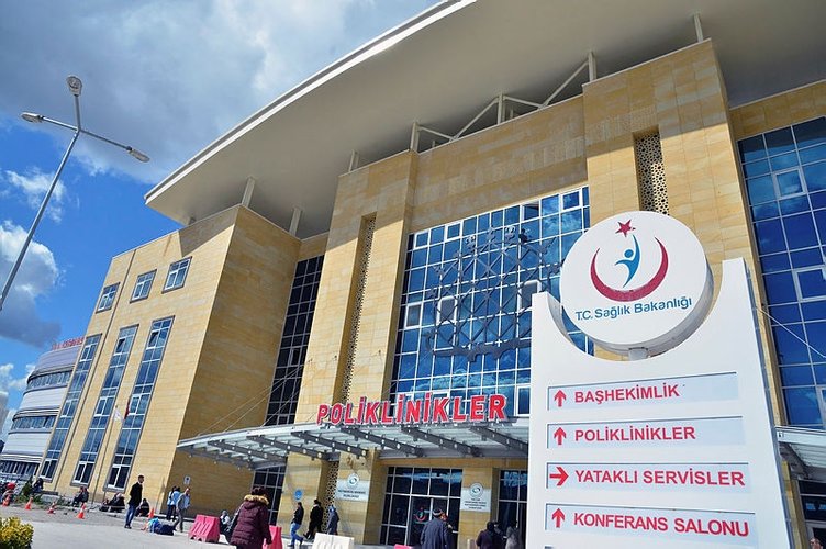 EROL OLÇOK’TA HASTA ZİYARETLERİ YASAKLANDI